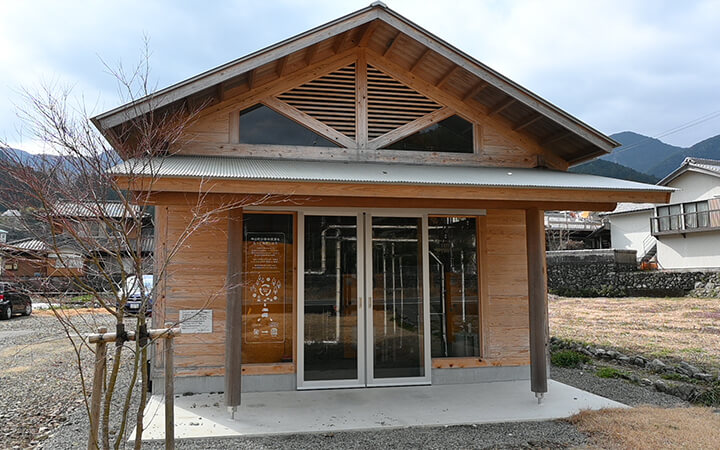 地域の木で温める