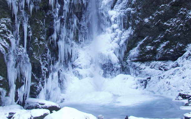 神通滝氷瀑 1月