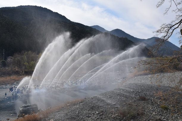 出初め式 放水 1月